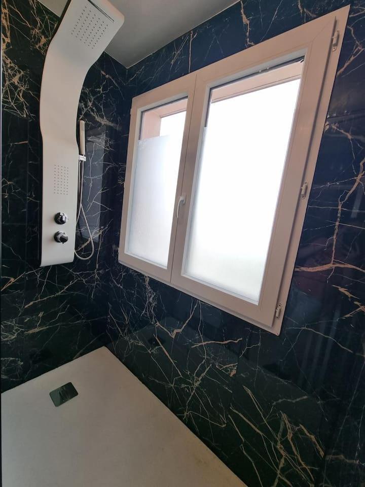 Grand Appartement 3 Chambres Disney - Paris - 82M2 Neuilly-sur-Marne Kültér fotó